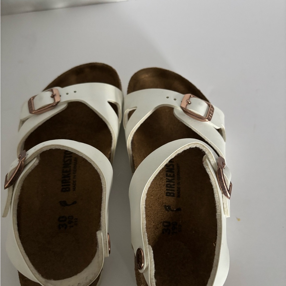Girls Birkenstocks White Sandals with Buckle Detail Size 30 - Picture 5 of 6